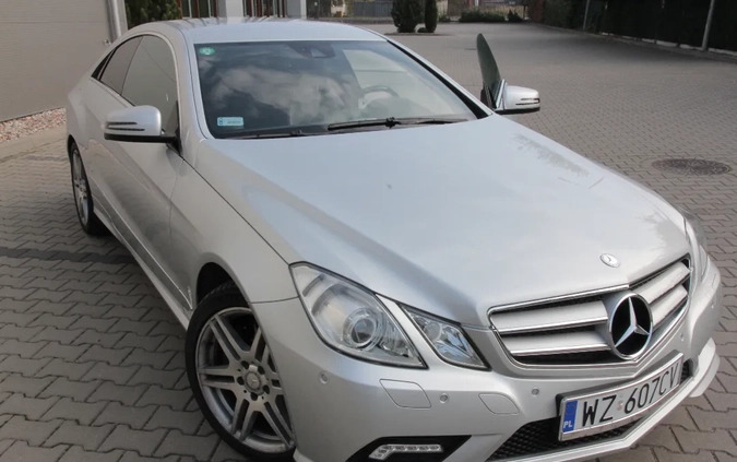 Mercedes-Benz Klasa E cena 151500 przebieg: 20720, rok produkcji 2010 z Mogielnica małe 466